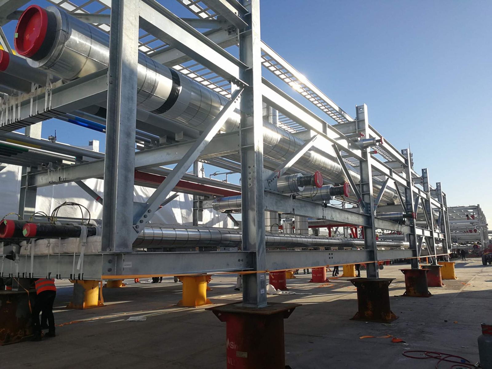 Fully assembled piperack module